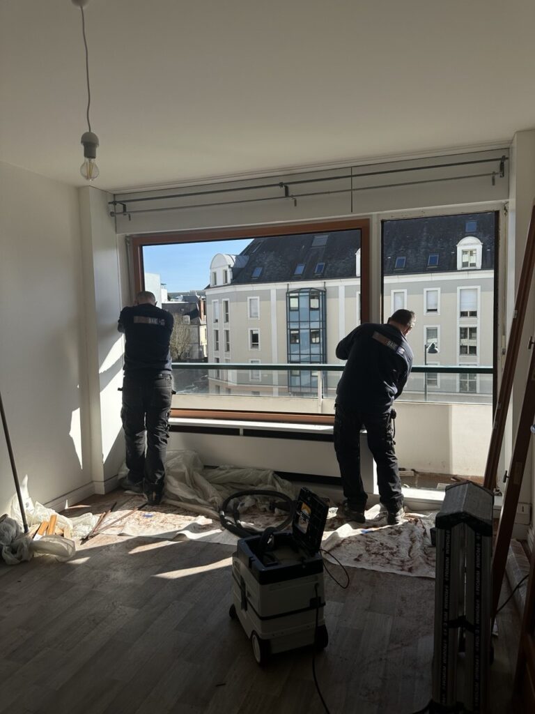 Pose de fenêtres en bois de la marque Solabaie a Rennes, - Belles Baies Solabaie